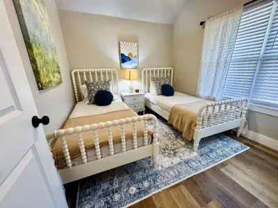 Grandview Farmhouse in the heart of Stillwater - image 32 of 50