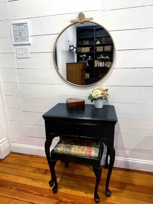 Vanity desk