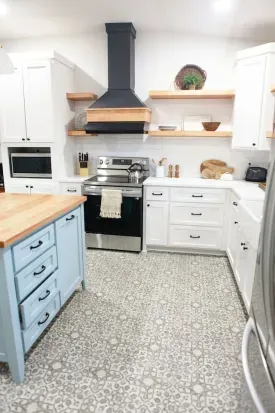 Charming Cottage Near Downtown | 1 Mile to Silos- Pet Friendly