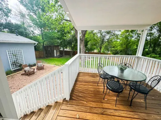 Charming Cottage Near Downtown | 1 Mile to Silos- Pet Friendly