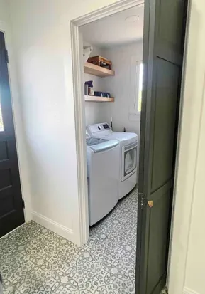 Charming Cottage Near Downtown | 1 Mile to Silos- Pet Friendly