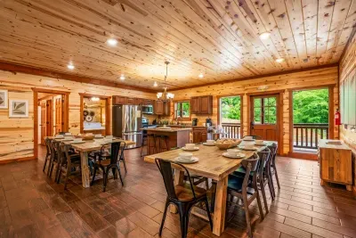 Plenty of Seating for Meals!