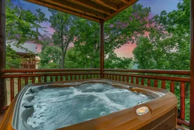 Hot Tub on the deck!