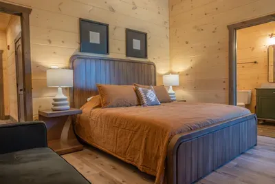 King bedroom #3 with en suite bathroom.