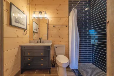 One of 12 en-suite bathrooms.