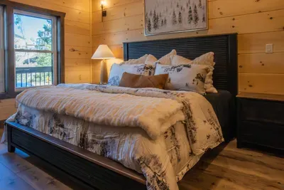 King bedroom #7 with en suite bathroom.