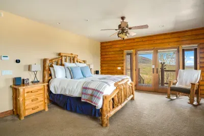 Mountain Haus: Hot Tub, Views & Ski Access - image 28 of 79