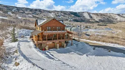 Enjoy the stunning views of Powderhorn ski resort, the Grand Mesa, and the Bookcliffs from the spacious wrap around deck!