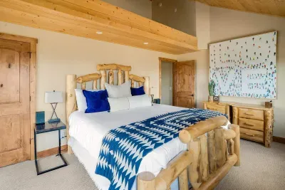 Mountain Haus: Hot Tub, Views & Ski Access - image 38 of 79