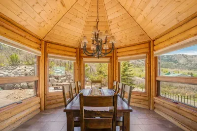 Diningn room with seating for 8