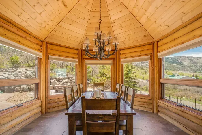 Diningn room with seating for 8