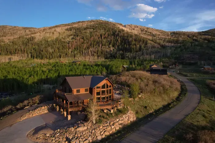 Enjoy the stunning views of Powderhorn ski resort, the Grand Mesa, and the Bookcliffs from the spacious wrap around deck!