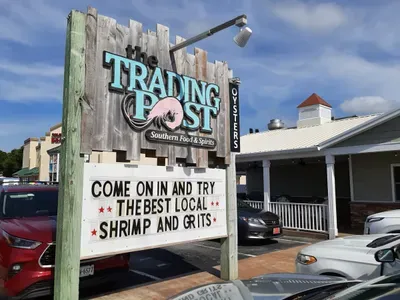 16-Restaurant-sign