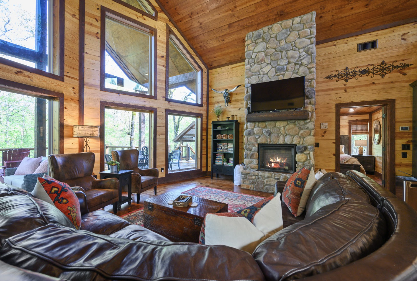 Creekside Crib Cabin - The Bear Cabins