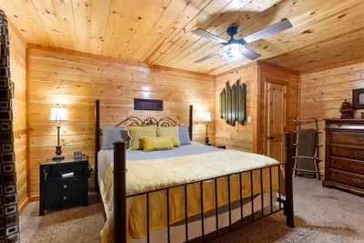 Sugar Bear Lodge - image 30 of 77