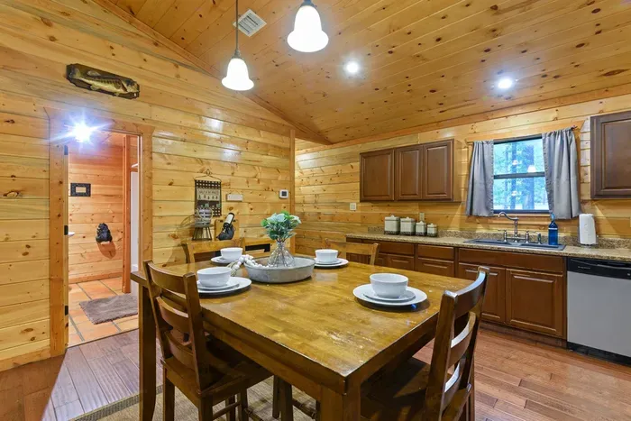 Sugar Bear Lodge - image 14 of 77