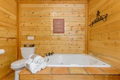 Sugar Bear Lodge - image 37 of 77