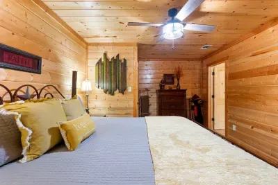 Sugar Bear Lodge - image 29 of 77