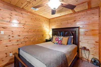 Sugar Bear Lodge - image 26 of 77