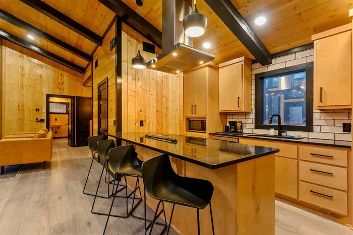 Dark Horse Cabin - image 21 of 104