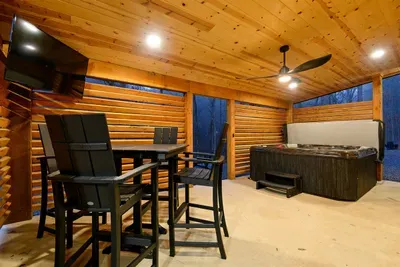 Dark Horse Cabin - image 92 of 104