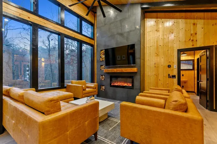 Dark Horse Cabin - image 15 of 104