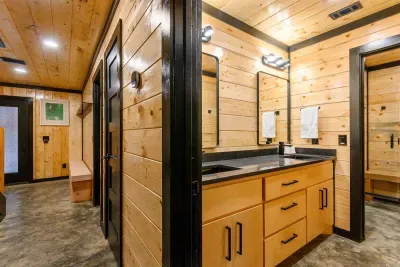 Dark Horse Cabin - image 45 of 104