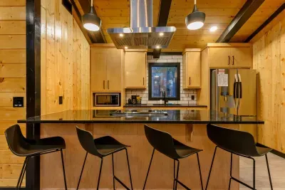Dark Horse Cabin - image 20 of 104