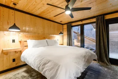 Dark Horse Cabin - image 41 of 104