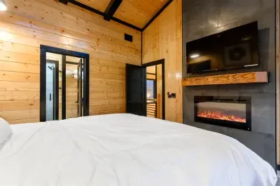 Dark Horse Cabin - image 35 of 104