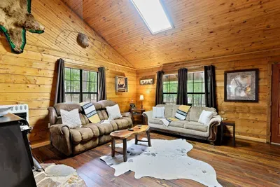 Mountain Bear Lodge - image 11 of 84