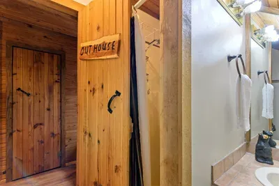 Mountain Bear Lodge - image 45 of 84