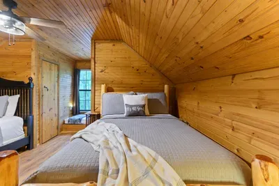 Mountain Bear Lodge - image 37 of 84