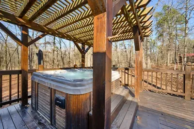 Star Creek Cabin - image 33 of 36