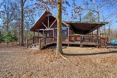 Star Creek Cabin - image 34 of 36
