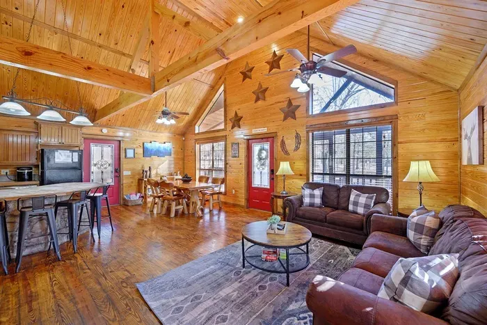 Star Creek Cabin - image 7 of 36