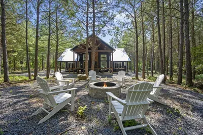 Blue Beary Hill is SUPER private from surrounding abins