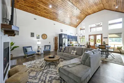 Large open concept, modern cabin!