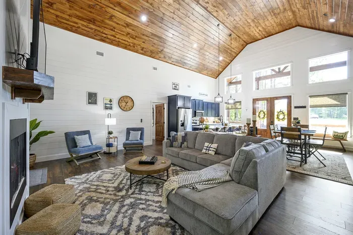 Large open concept, modern cabin!
