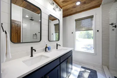 Kine En-Suite #2