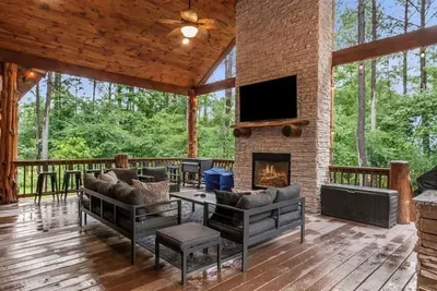 Conifer Crossing Lodge - image 30 of 35