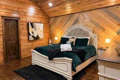 Conifer Crossing Lodge - image 30 of 85