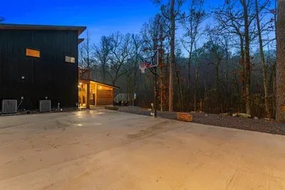 Dark Horse Cabin and Dark Horse Loft - image 76 of 118