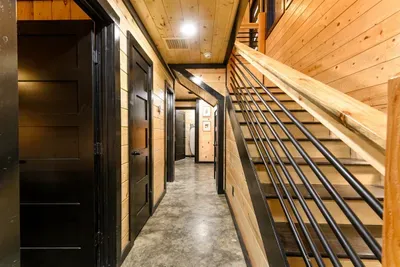 Dark Horse Cabin and Dark Horse Loft - image 31 of 118