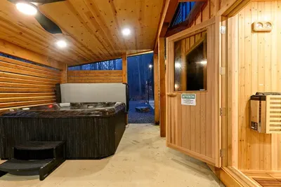 Dark Horse Cabin and Dark Horse Loft - image 62 of 118