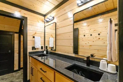 Dark Horse Cabin and Dark Horse Loft - image 38 of 118