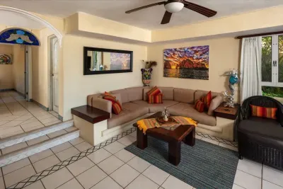 Villa Mariposa - Pedregal - image 3 of 32