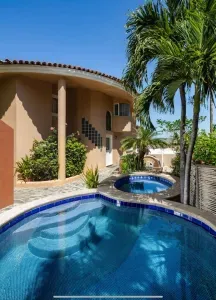 Villa Mariposa - Pedregal - image 2 of 32