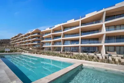 Arch views, 2 pools, 2 Jacuzzis, Gym, 3 King Beds - image 35 of 39