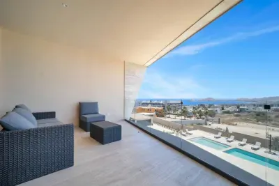 Arch views, 2 pools, 2 Jacuzzis, Gym, 3 King Beds - image 3 of 39